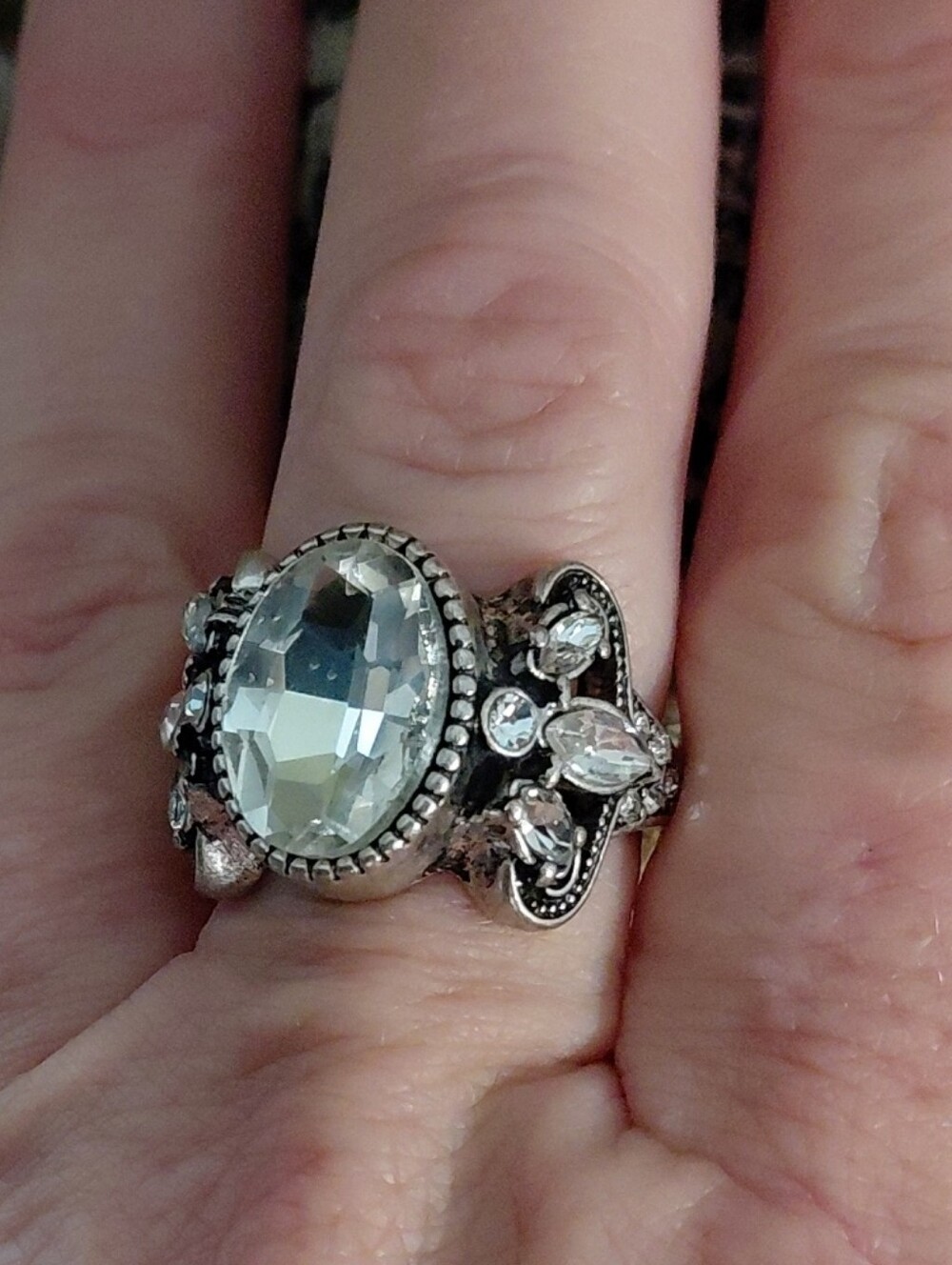 Vintage-Style Silver Clear Crystal Statement Ring - Women Jewelry